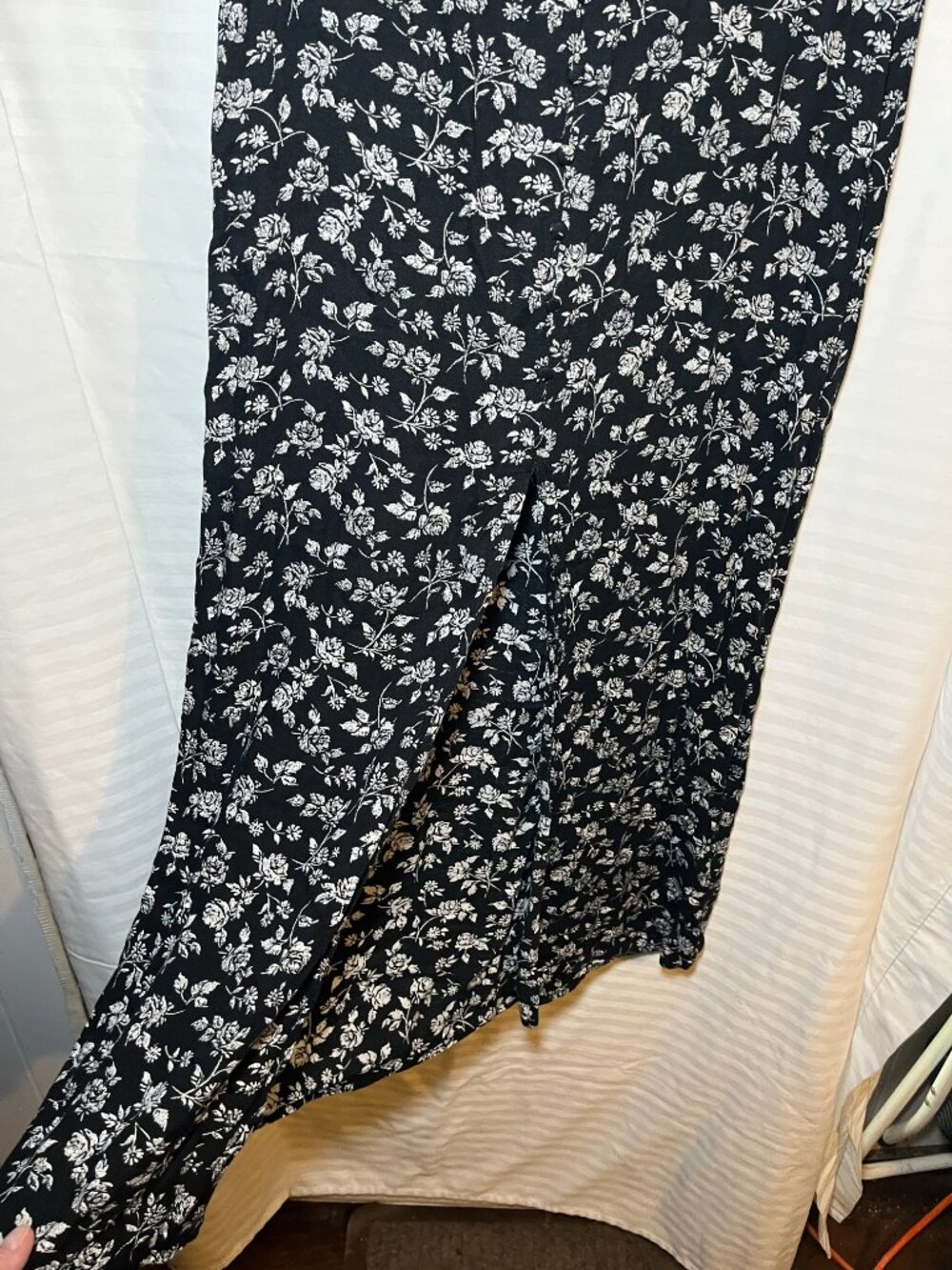 Mossimo Black White Floral Maxi Skirt Size Small - Picture 3 of 4